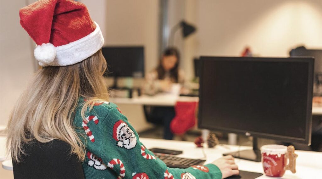 Décorez votre bureau de façon festive et professionnelle à Noël