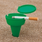 Cendrier de plage personnalisable avec pic pour le sable Clean couleur vert troisième vue