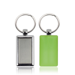 Porte-clés rectangulaire avec côté en plastique coloré et anneau métal couleur vert clair