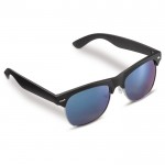 Lunettes de soleil noires avec montures noires protection UV400 couleur noir